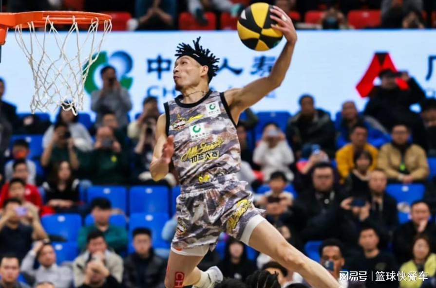 乐鱼体育在线娱乐-男篮40岁老将夺冠！张镇麟宿敌获美国扣篮王：转手送陌生人一辆车